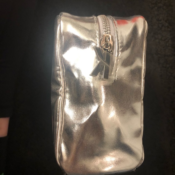 Kylie cosmetic bag. Bundle deal - Picture 4 of 16